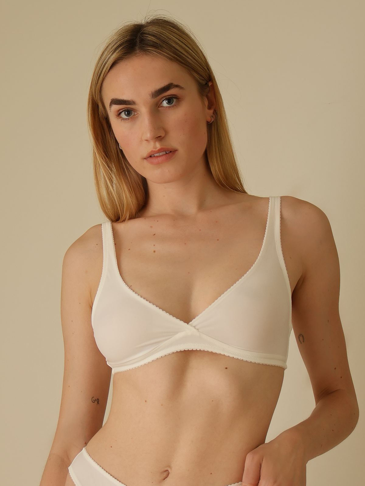 ORPHEE Demi Cup Bra in White – Christina's Luxuries
